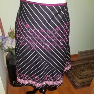 i.e. Woman Plus Size Embroidered Skirt 24W